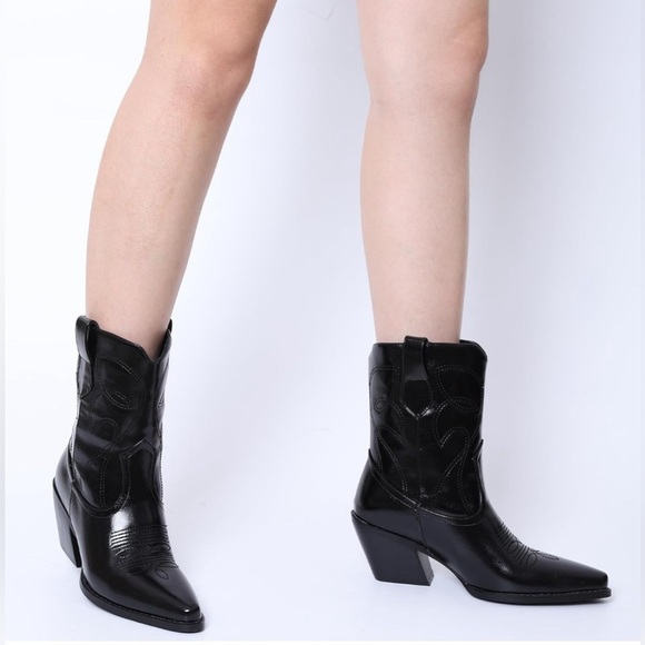 Western Chunky Heel Cowboy Embroidery Vintage Cowgirl Ankle Boots Size 7.5 New - Picture 3 of 9